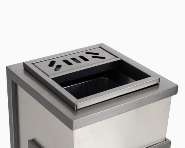 af386698-ffd4-4597-bde9-319d651e213a-1000x800-q8gKQK6QLU0IULejD1bsM1hIx8ElglT1x9tOjpMi طفاية وسلة مهملات فندقية استيل - تاج الهفوف للرفوف