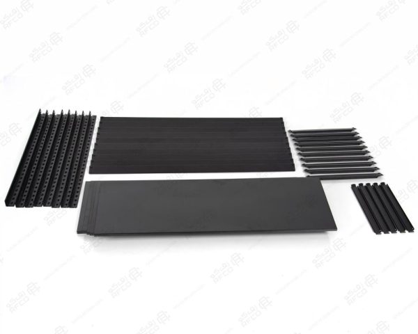 f3e855b2-ed96-4b36-a2a3-6ecdfd36a300-1000x800-Ocau3bCeOIMkEO6ic2PDr1bo95mCP359ZY8LFzMe رف تخزين حديد أسود بـ 5 أرفف صاج – رفوف تخزين قوية للمنزل والمحلات - تاج الهفوف للرفوف